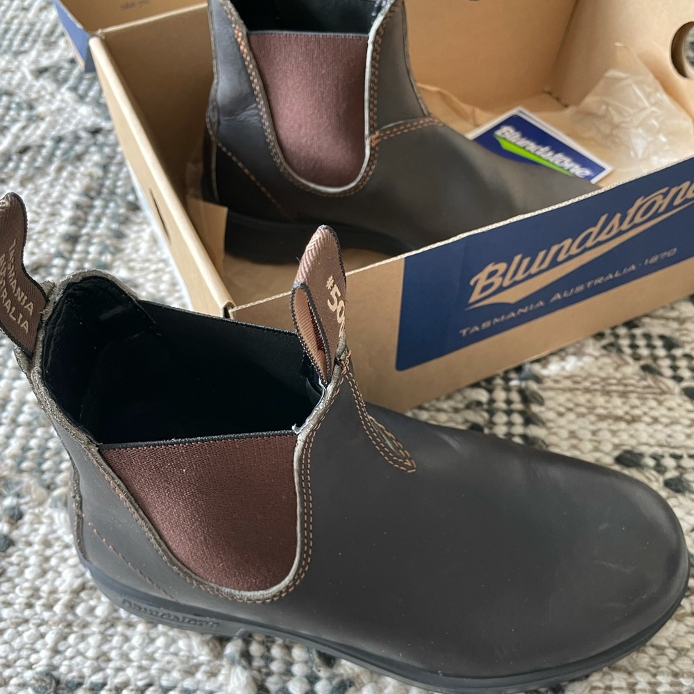 Blundstone Boots 500 in Stout Brown size 6.5/ 8.5